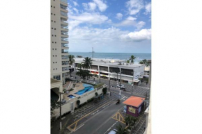 Lindo apto vista p/ o mar 50m da praia